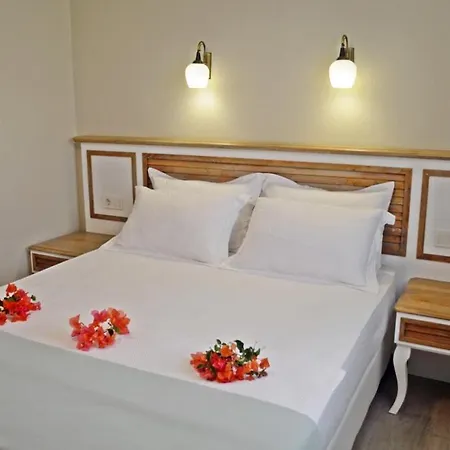 Beyaz Ev Oda ve Kahvaltı 3*